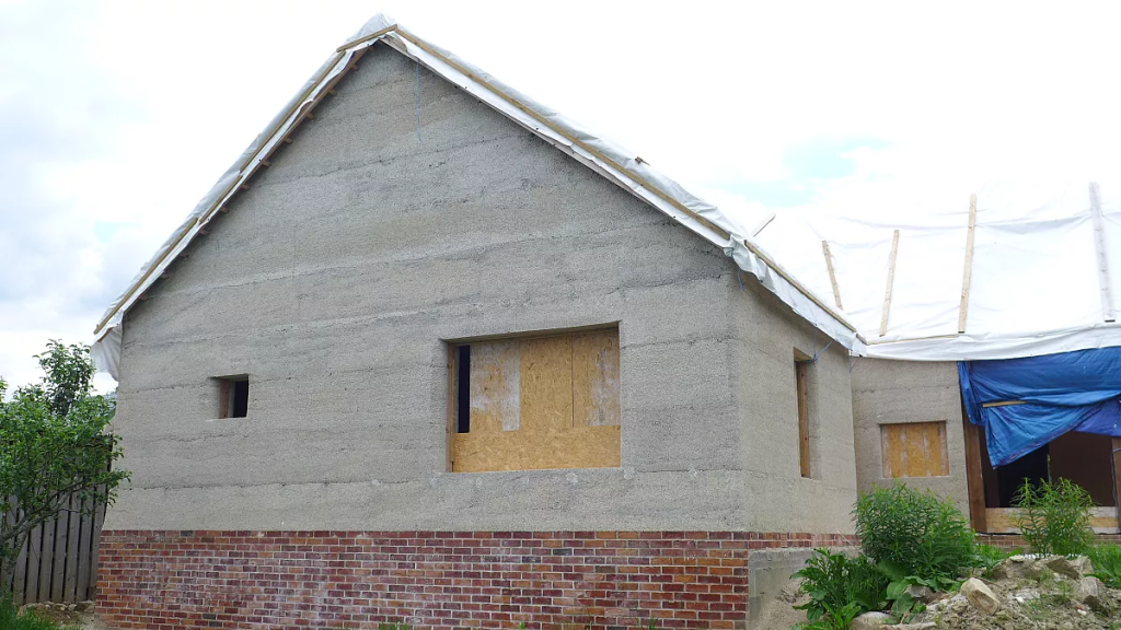 cast-on-site hempcrete house